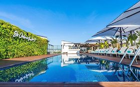 Sofitel Barcelona Skipper